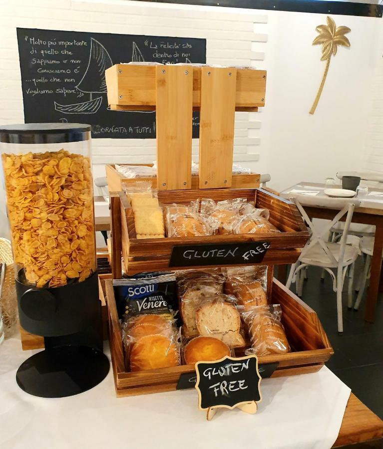 迪亚诺马里纳 Vela Bianca H & R酒店 外观 照片