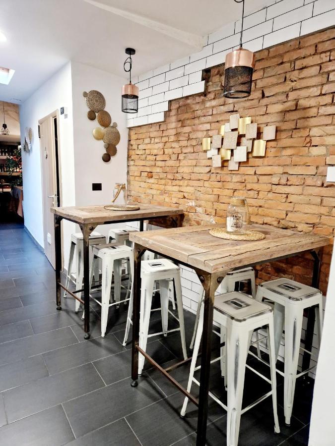 迪亚诺马里纳 Vela Bianca H & R酒店 外观 照片