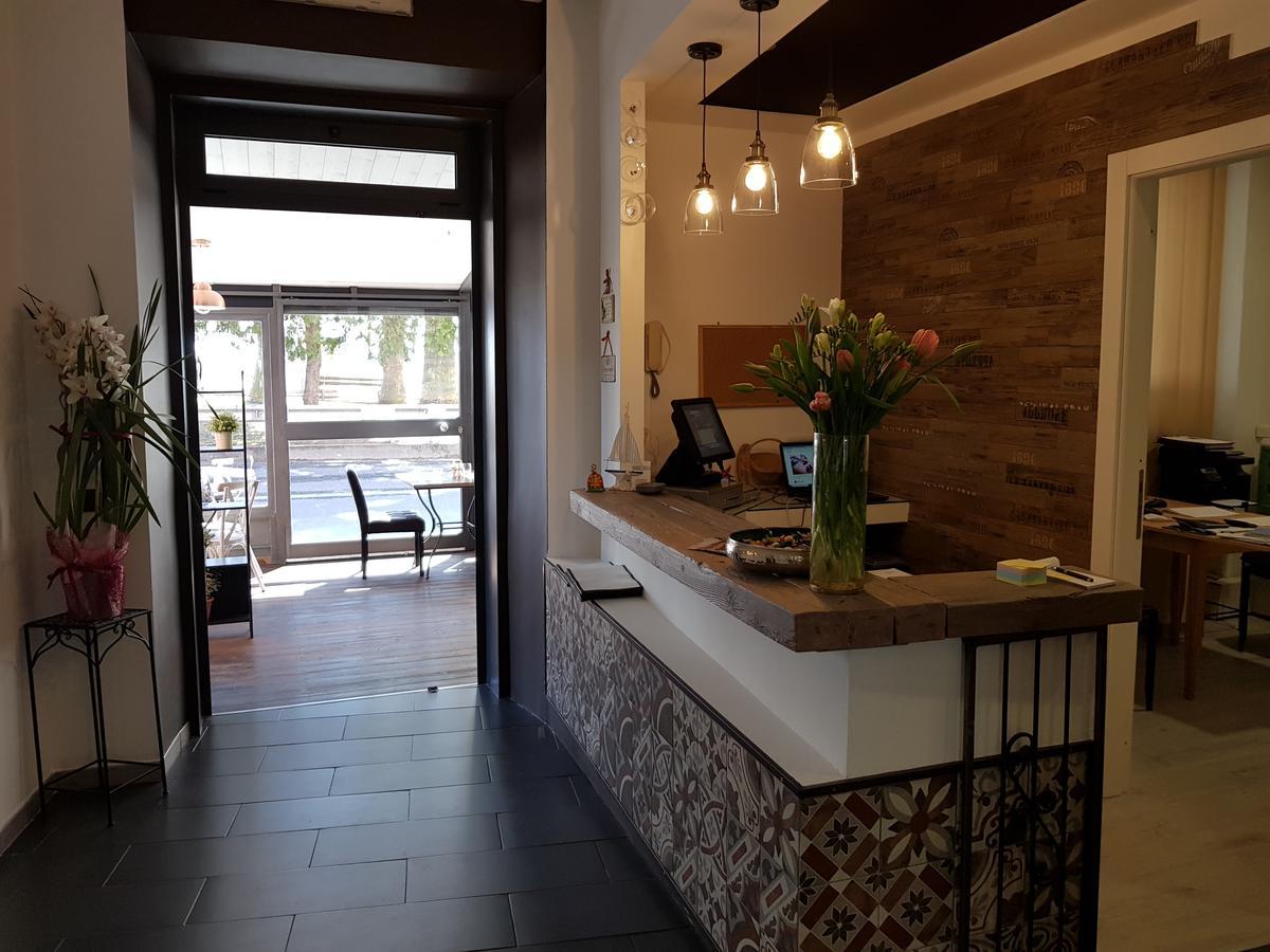 迪亚诺马里纳 Vela Bianca H & R酒店 外观 照片