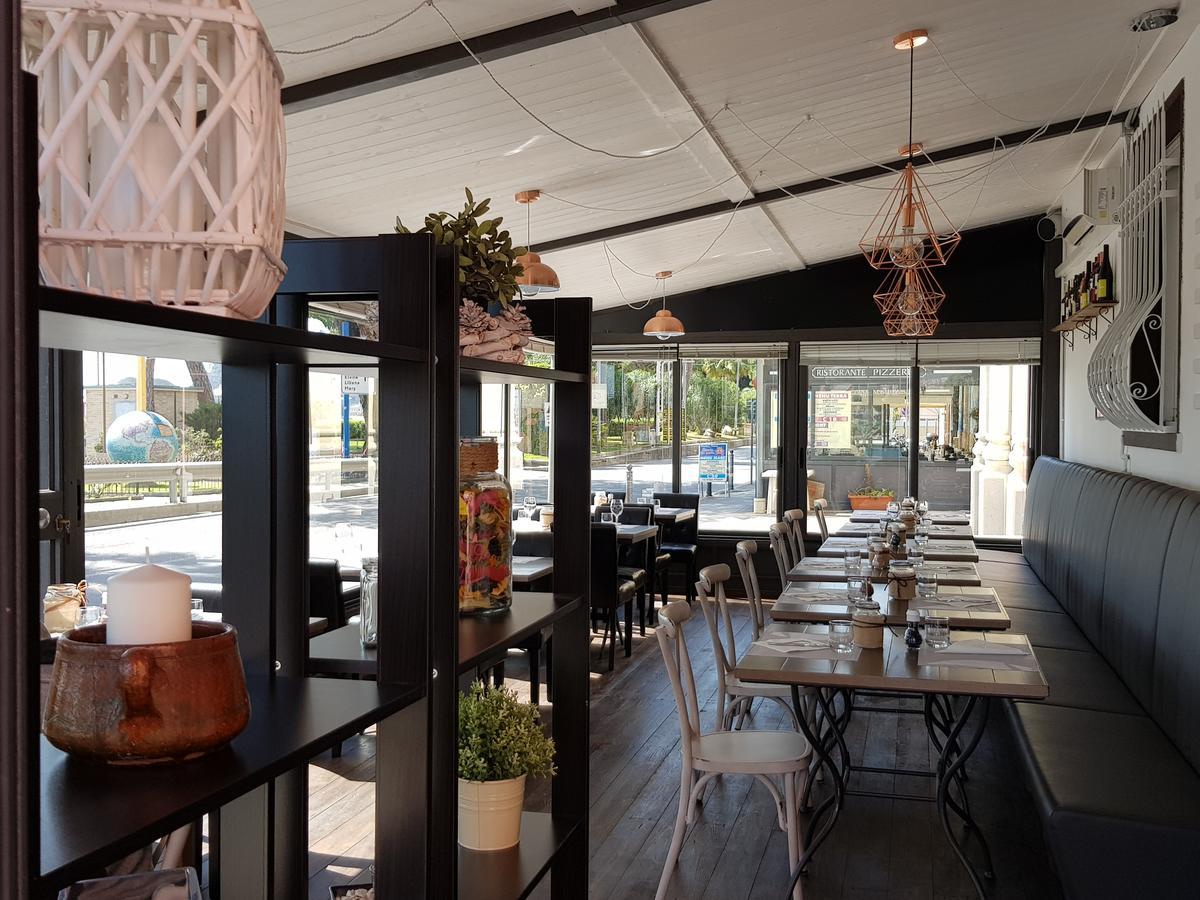 迪亚诺马里纳 Vela Bianca H & R酒店 外观 照片