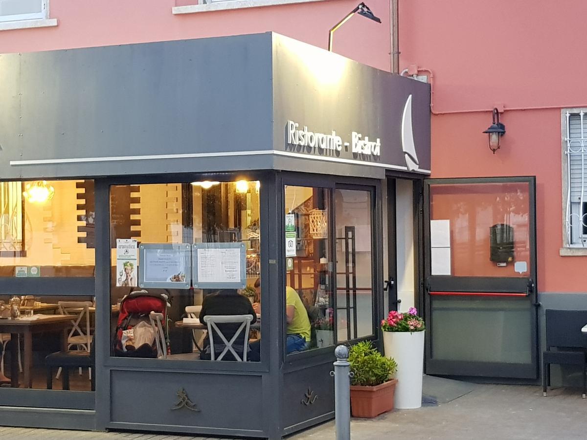 迪亚诺马里纳 Vela Bianca H & R酒店 外观 照片