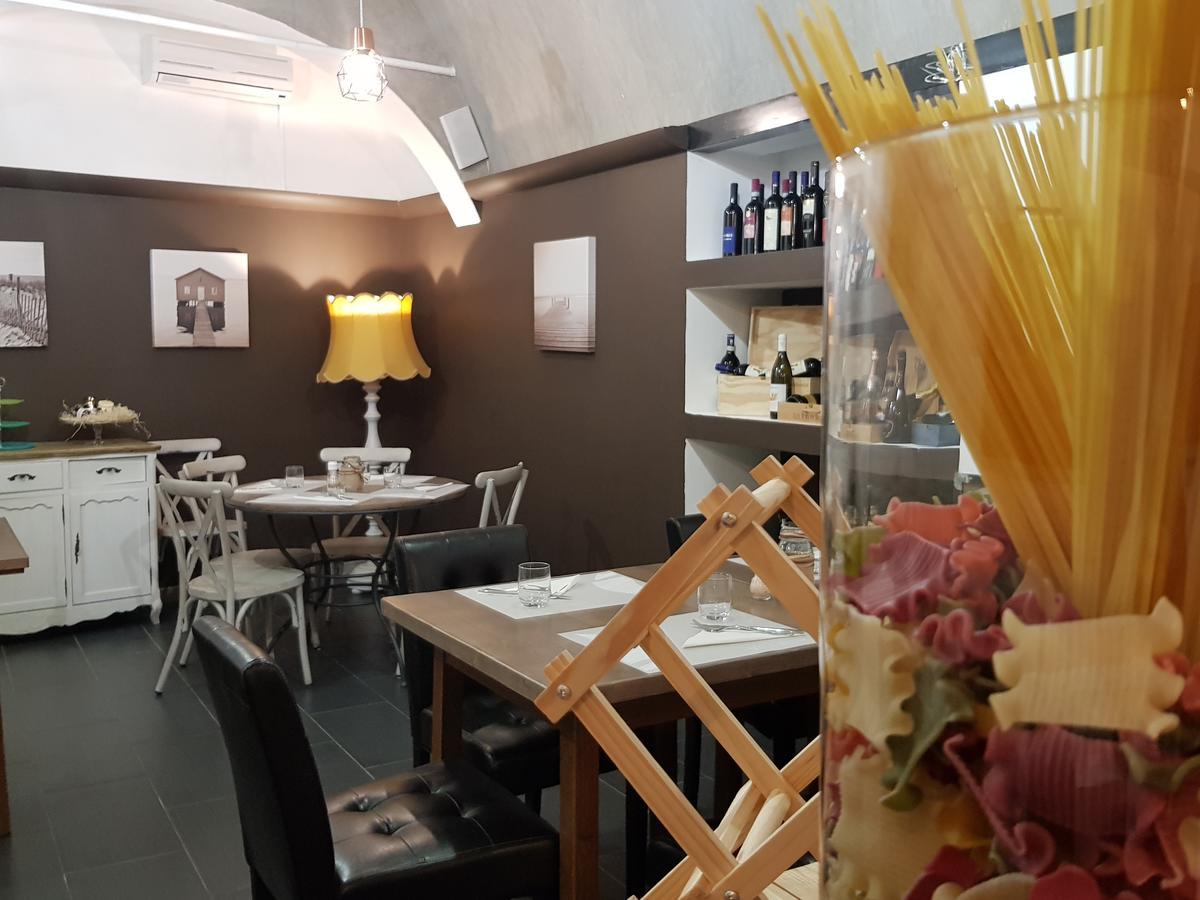 迪亚诺马里纳 Vela Bianca H & R酒店 外观 照片